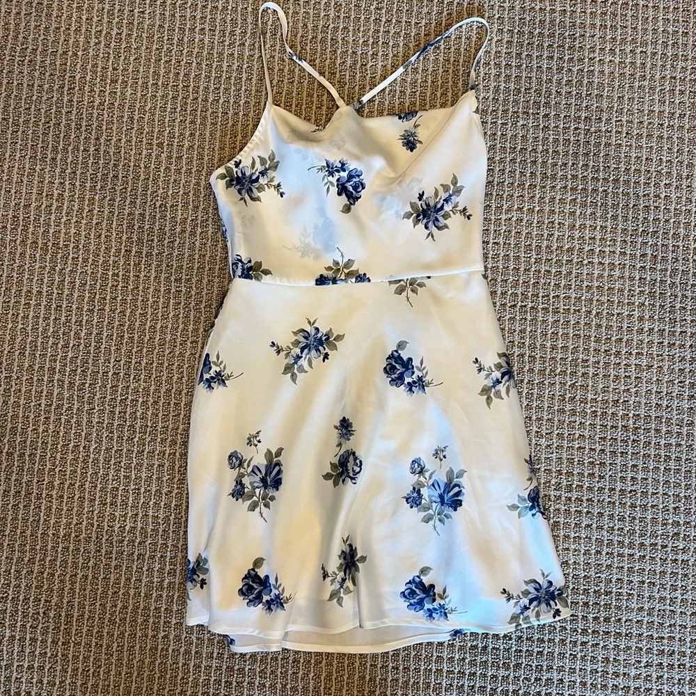 Abercrombie & Fitch White and Blue Floral Mini Dress - Picture 2 of 3